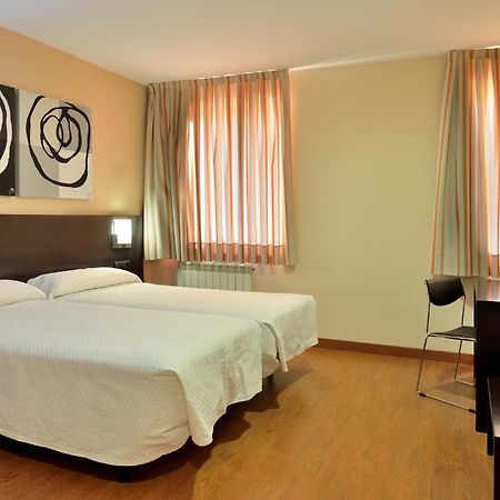 Hospital de Órbigo Hotel El Paso Honroso חדר תמונה