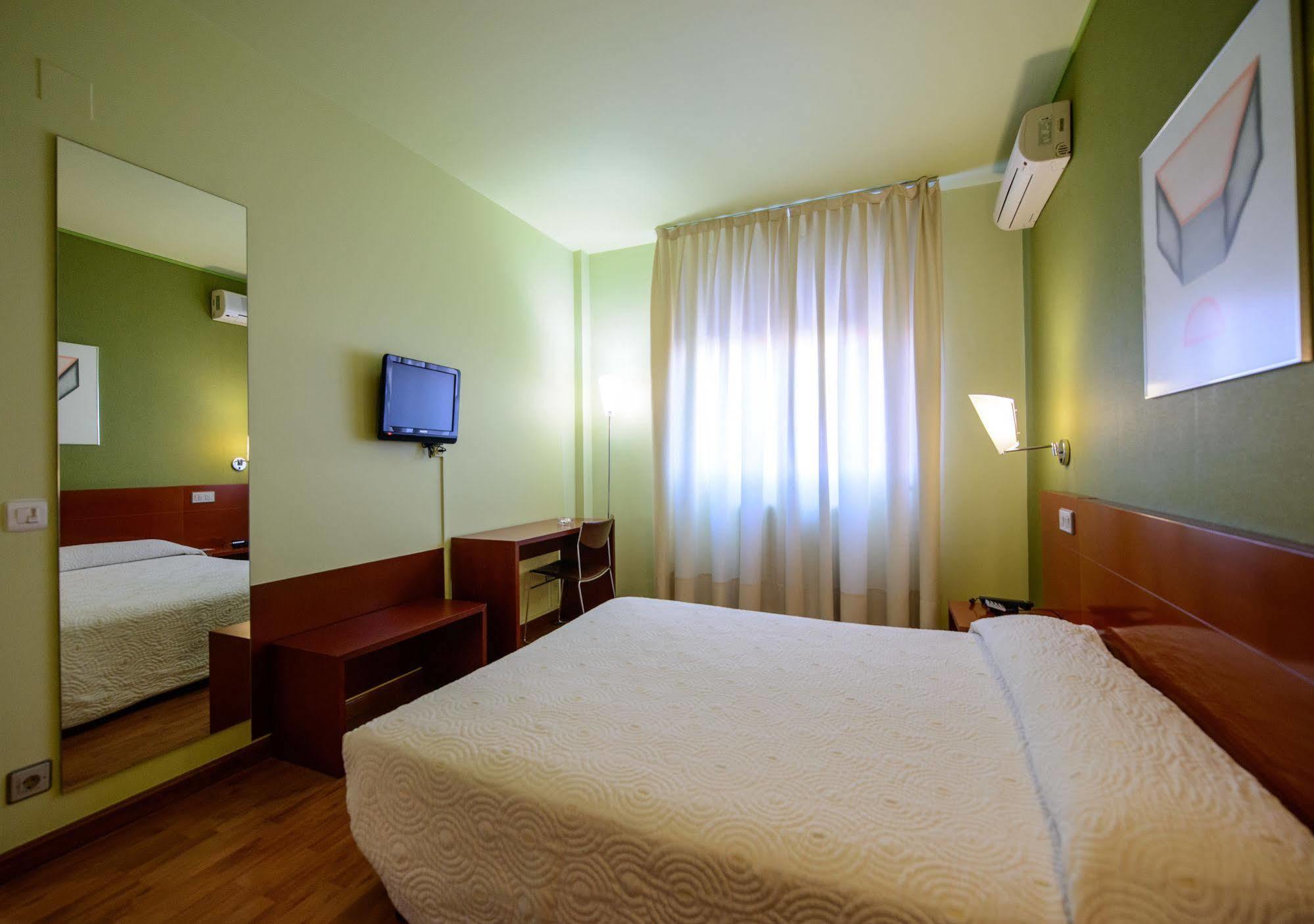 Hospital de Órbigo Hotel El Paso Honroso מראה חיצוני תמונה