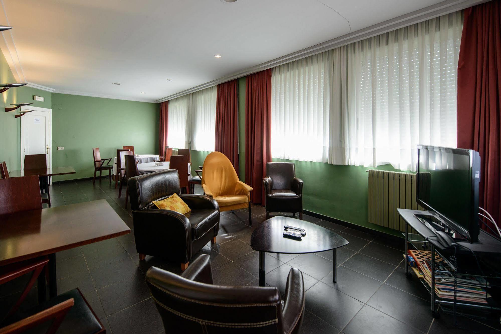 Hospital de Órbigo Hotel El Paso Honroso מראה חיצוני תמונה