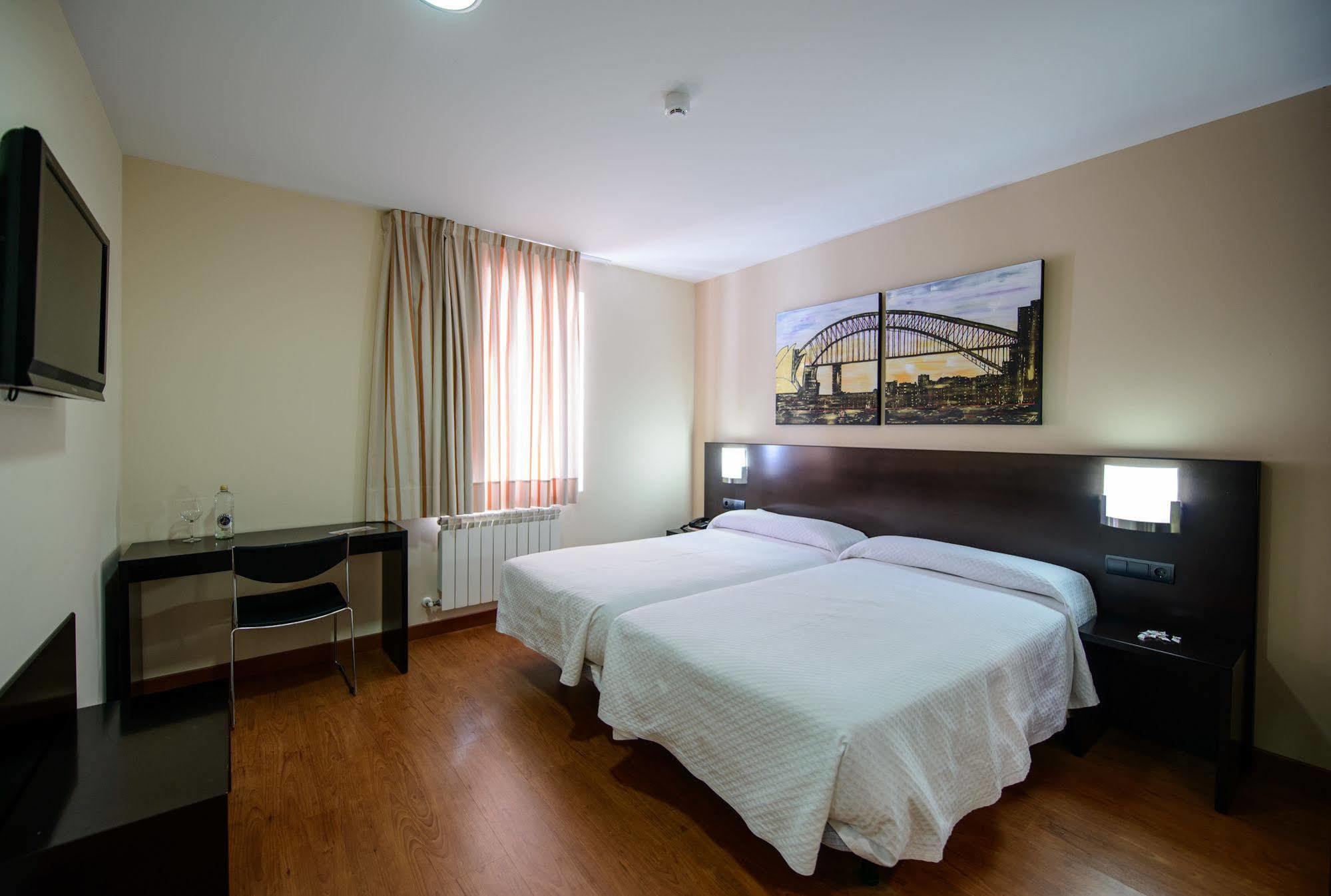 Hospital de Órbigo Hotel El Paso Honroso מראה חיצוני תמונה