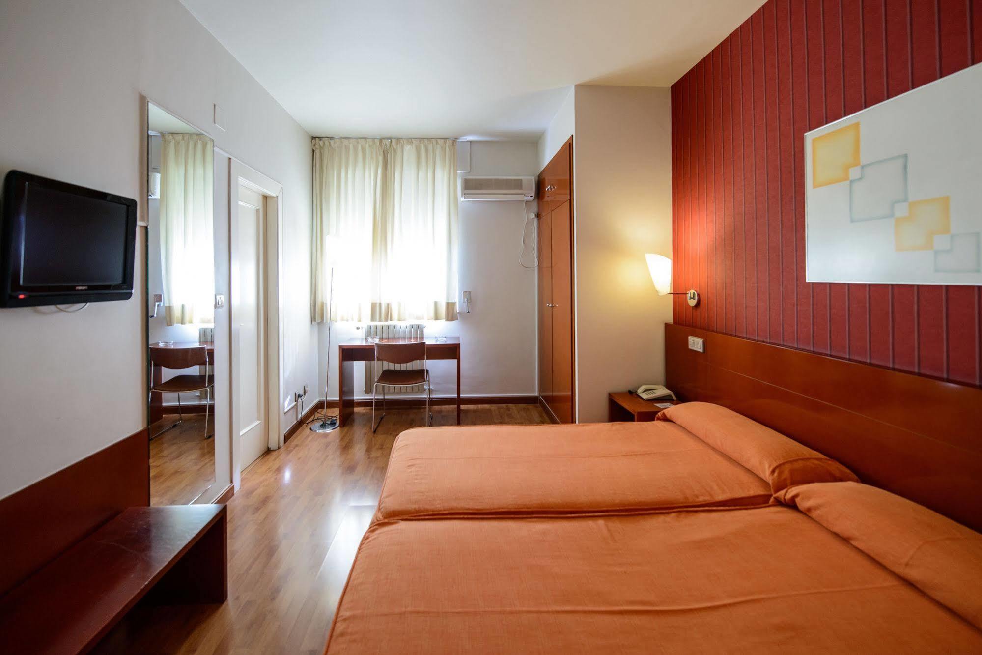 Hospital de Órbigo Hotel El Paso Honroso מראה חיצוני תמונה